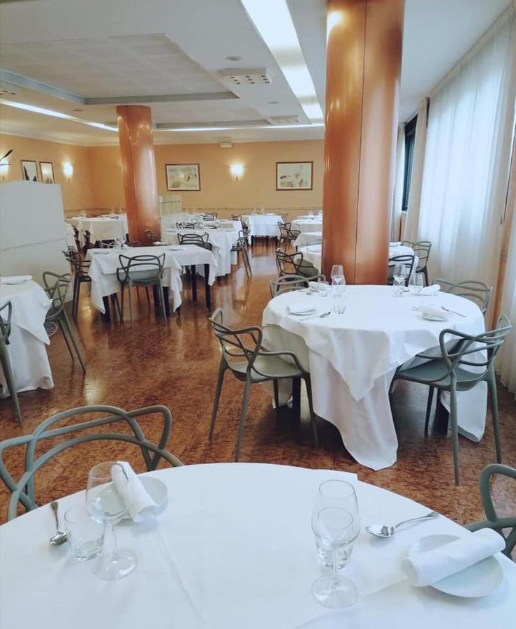 Ristorante Hotel Lucia - 100 Mt Dal Mare جوليانوفا المظهر الخارجي الصورة
