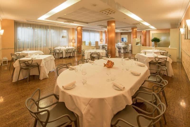 Ristorante Hotel Lucia - 100 Mt Dal Mare جوليانوفا المظهر الخارجي الصورة